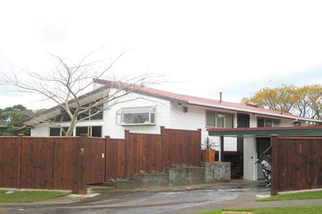 Photo of property in 3 Veale Road, Frankleigh Park, New Plymouth, 4310