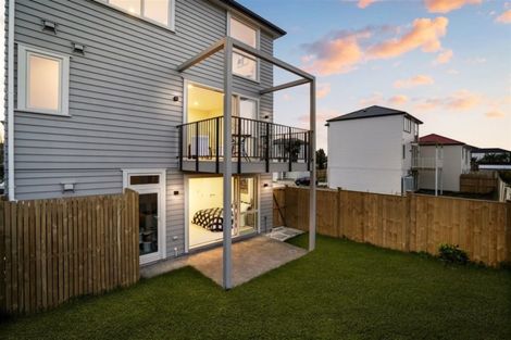 Photo of property in 15 Nephrite Lane, Henderson, Auckland, 0610