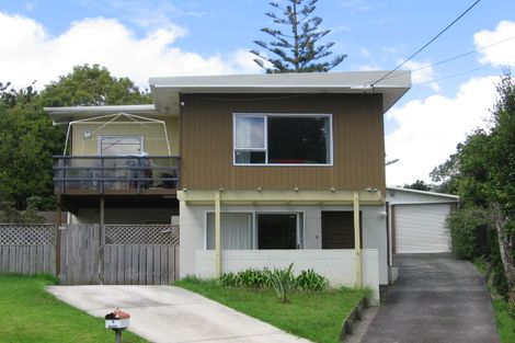 Photo of property in 11 Rambler Crescent, Beach Haven, Auckland, 0626