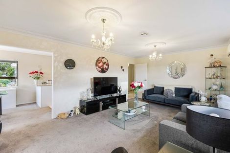 Photo of property in 1/1 Elcoat Avenue, Henderson, Auckland, 0612