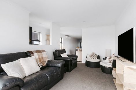 Photo of property in 20 Atutahi Lane, Papamoa, 3118