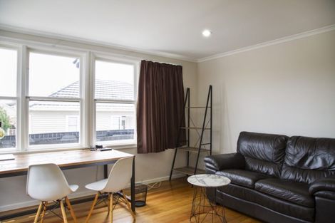 Photo of property in 104a Lake Road, Belmont, Auckland, 0622