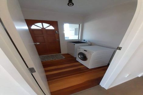 Photo of property in 59 Riversdale Drive, Merrilands, New Plymouth, 4312