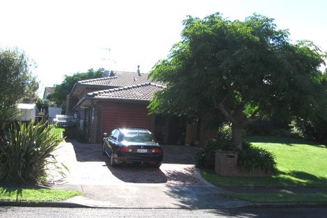 Photo of property in 27 Cornelian Crescent, Half Moon Bay, Auckland, 2012