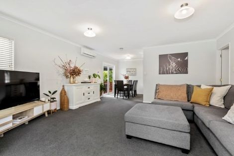 Photo of property in 8b Resolution Road, Welcome Bay, Tauranga, 3112