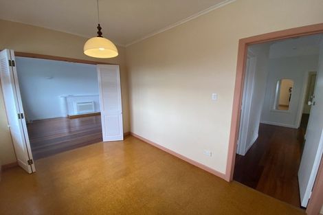 Photo of property in 194 East Coast Road, Forrest Hill, Auckland, 0620