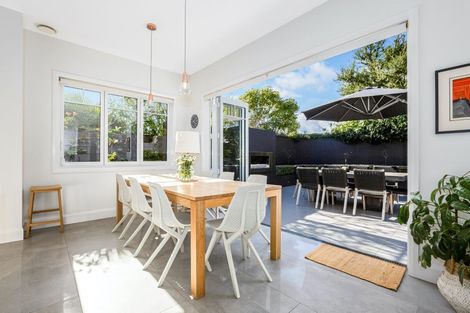 Photo of property in 15 Nikau Street, Eastbourne, Lower Hutt, 5013