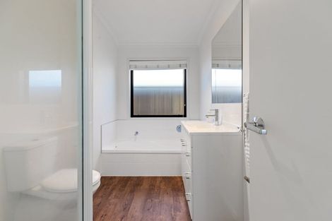 Photo of property in 16 Marion Crescent, Papamoa Beach, Papamoa, 3118