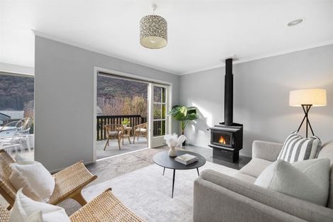 Photo of property in 80 Devon Street, Arrowtown, 9302