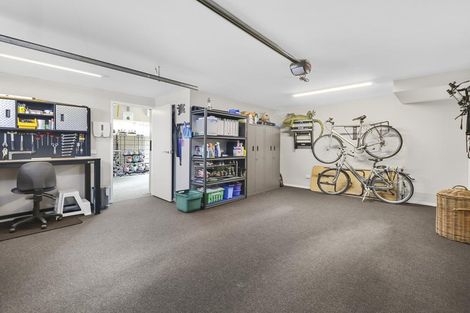 Photo of property in 4 Mccahon Place, Titirangi, Auckland, 0604