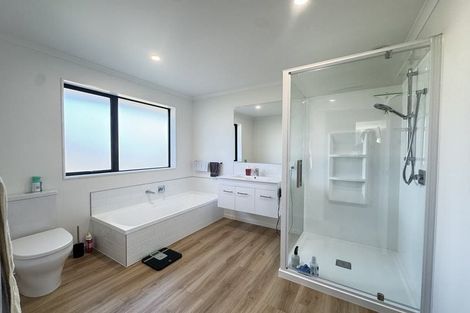 Photo of property in 1 North Foreland Street, Waihola, Milton, 9073