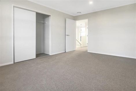 Photo of property in 28 Soaring Bird Drive, Takanini, 2112