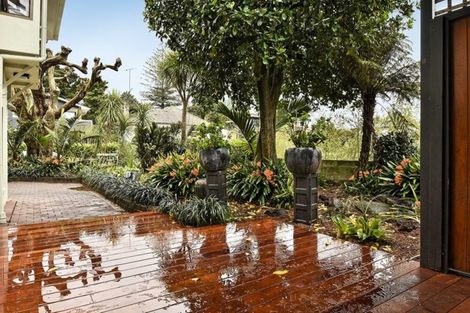 Photo of property in 34 Seacliffe Road, Hillsborough, Auckland, 1042