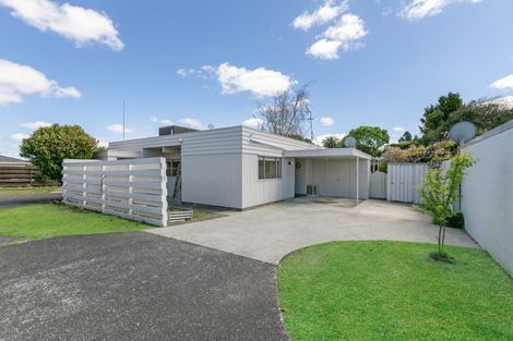Photo of property in 1/274b Birkdale Road, Birkdale, Auckland, 0626