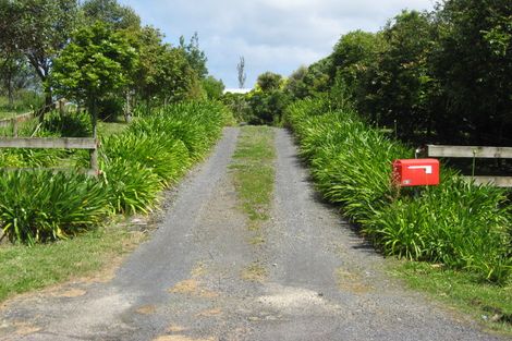 Photo of property in 373 Kauri View Road, Opaheke, Papakura, 2584