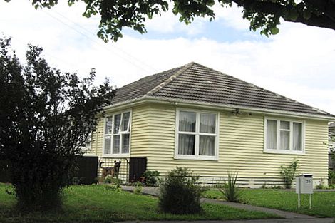 Photo of property in 35 Hooker Avenue, Bryndwr, Christchurch, 8053
