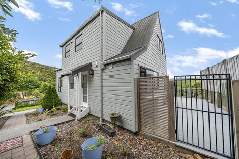 Photo of property in 66 Woodhouse Avenue, Karori, Wellington, 6012