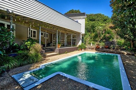 Photo of property in 15 Kowhai Street, Eastbourne, Lower Hutt, 5013