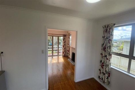Photo of property in 39 Vera Road, Te Atatu South, Auckland, 0610