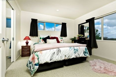 Photo of property in 27a Sapperton Drive, Henderson, Auckland, 0612