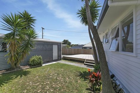 Photo of property in 2/260 Birkdale Road, Birkdale, Auckland, 0626