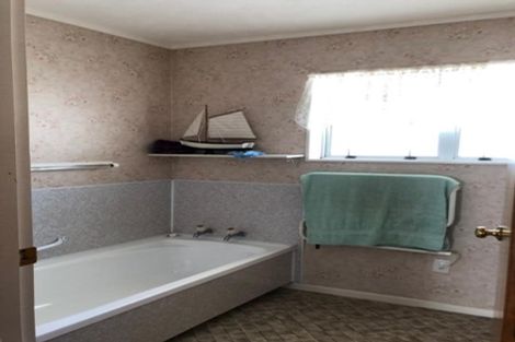 Photo of property in 572 Queen Street East, Levin, 5510