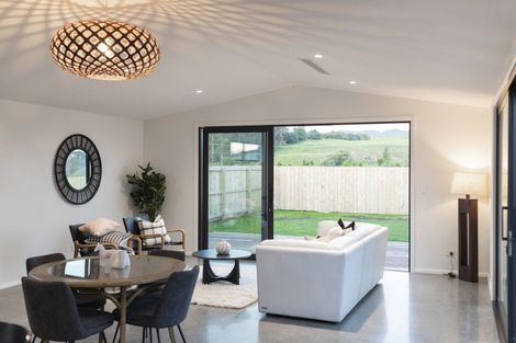 Photo of property in 3 Makakahi Street, Lytton West, 4071