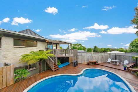 Photo of property in 23 King Richard Place, Browns Bay, Auckland, 0630