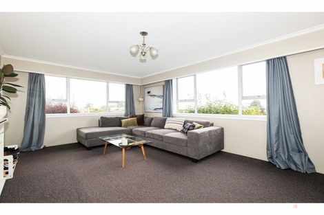 Photo of property in 1 Oxford Street, Waimate, 7924