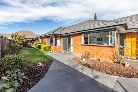 Photo of property in 2/5 Murfitt Place, Sockburn, Christchurch, 8042