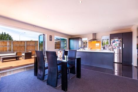Photo of property in 13a Heta Road, Highlands Park, New Plymouth, 4312