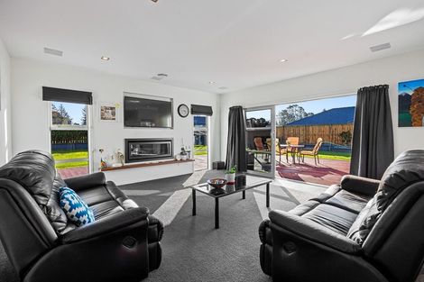 Photo of property in 22 Mercade Close, Stratford, 4332