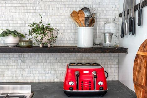 Photo of property in 12 Makora Avenue, Oneroa, Waiheke Island, 1081