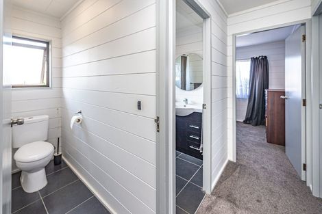 Photo of property in 110 Hinau Street, Castlecliff, Whanganui, 4501