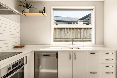 Photo of property in 1 Chain Place, Papamoa, 3118