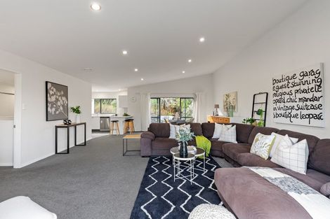 Photo of property in 7 Joseph Banks Drive, Whitby, Porirua, 5024