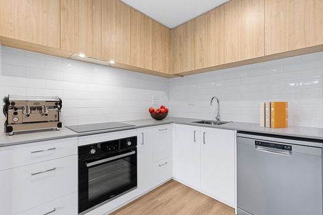 Photo of property in 8 Tuputupu Drive, Kumeu, 0810