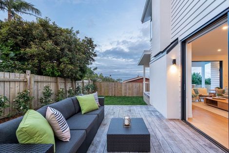 Photo of property in 12b Newburn Road, Waiake, Auckland, 0630