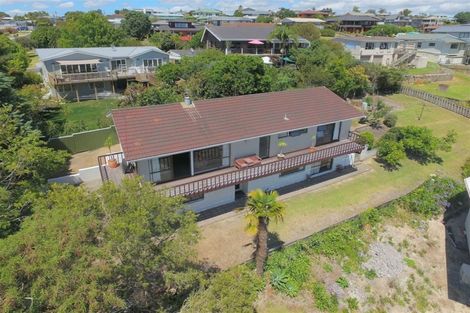 Photo of property in 16 Ladies Mile, Manly, Whangaparaoa, 0930