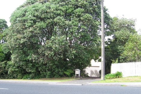 Photo of property in 27 Castor Bay Road, Castor Bay, Auckland, 0620