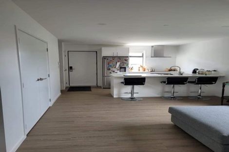 Photo of property in 1/60 Hepburn Road, Glendene, Auckland, 0602