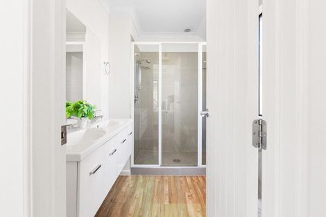 Photo of property in 19 Sovereign Gardens, Halswell, Christchurch, 8025