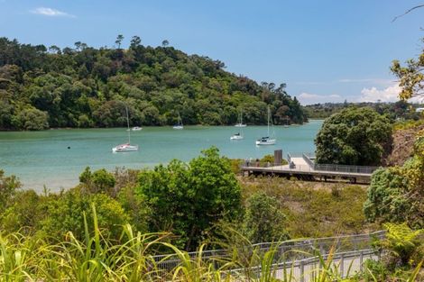 Photo of property in 6 Treloar Crescent, Hobsonville, Auckland, 0616