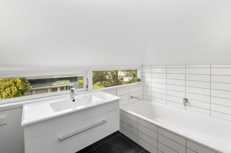 Photo of property in 84a Kings Crescent, Hutt Central, Lower Hutt, 5010