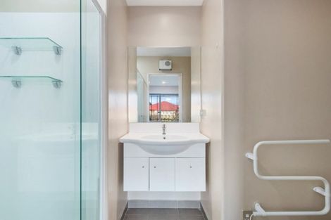 Photo of property in 16a Date Crescent, Aidanfield, Christchurch, 8025