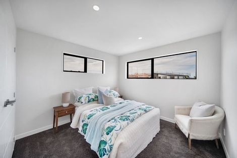 Photo of property in 12 Korowhiti Road, Clarks Beach, 2122