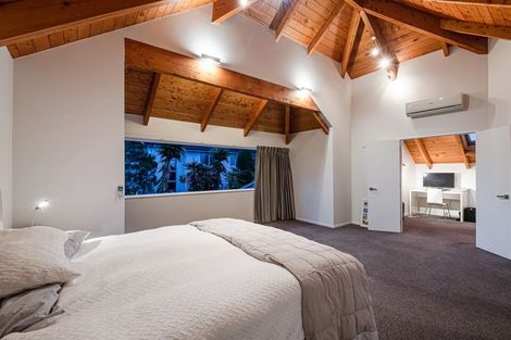 Photo of property in 2/24 Lake Pupuke Drive, Takapuna, Auckland, 0622