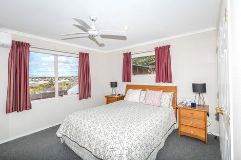 Photo of property in 15 Highbury Place, Nawton, Hamilton, 3200