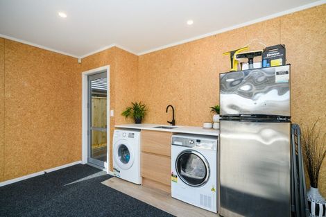 Photo of property in 22 Cyprus Place, Fitzherbert, Palmerston North, 4410