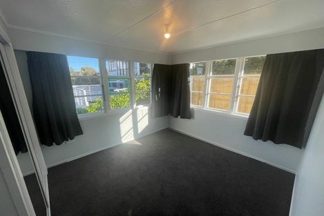 Photo of property in 77 Mould Street, Waitara, 4320